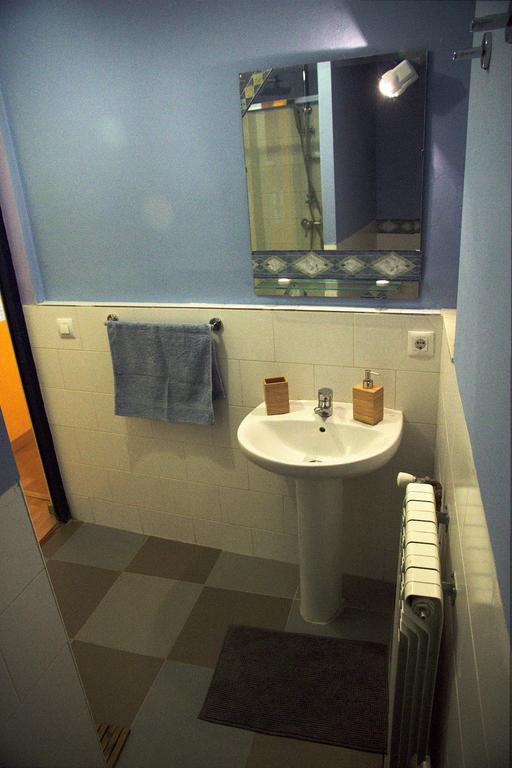 Apartamentos Saltarel-Lo Besalú Екстериор снимка