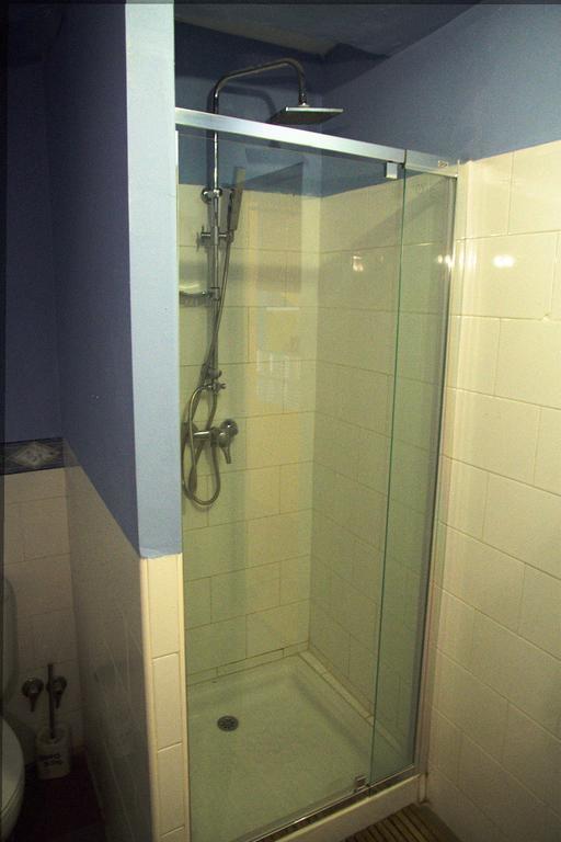 Apartamentos Saltarel-Lo Besalú Екстериор снимка