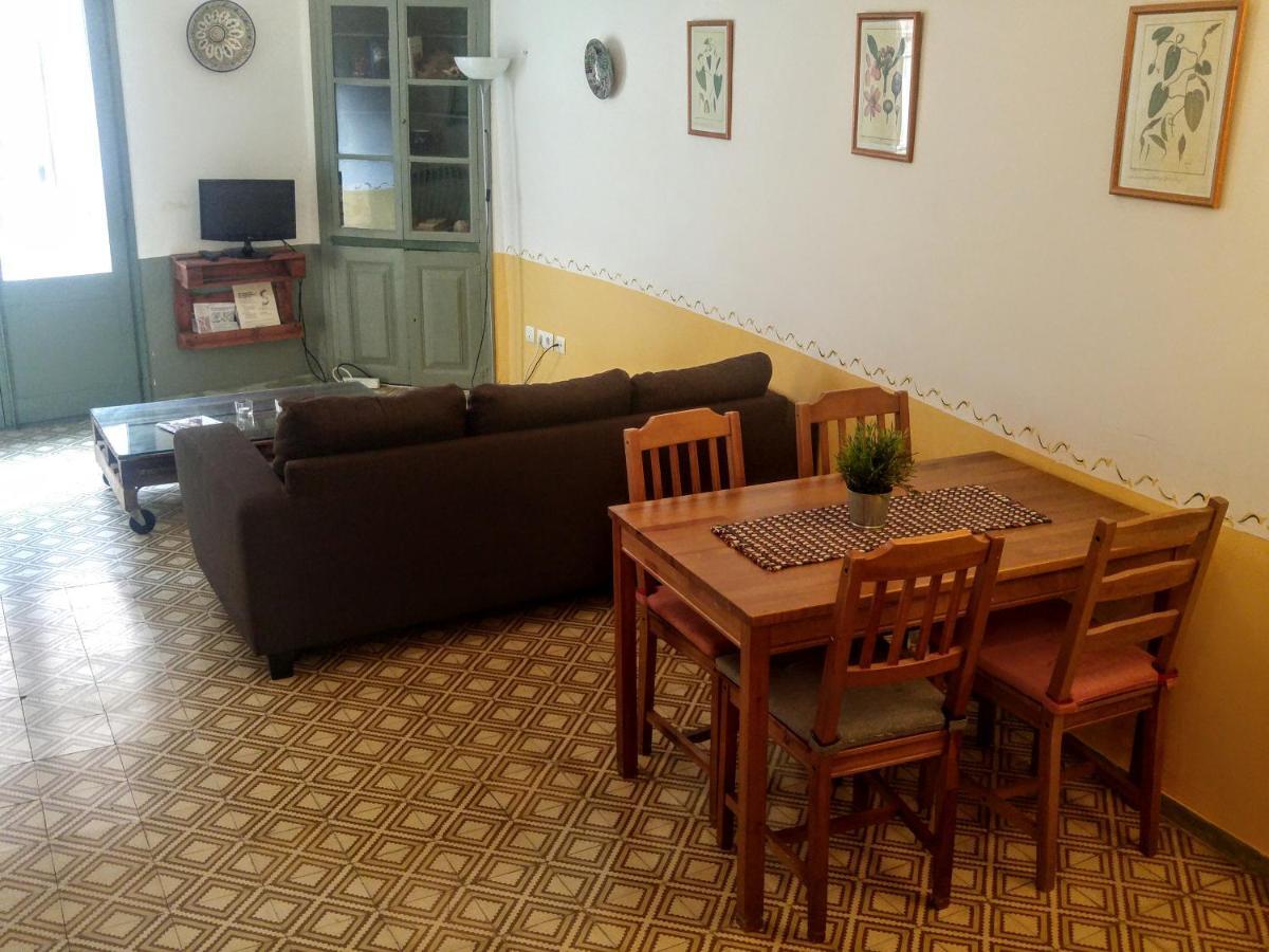Apartamentos Saltarel-Lo Besalú Екстериор снимка